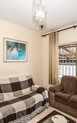 Casa à venda com 150m², 3 quartos e 3 vagasSala