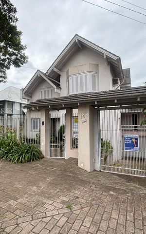 Casa à venda com 227m², 4 quartos e 3 vagas Casa à venda com 227m², 4 quartos e 3 vagasPlaca Cod.COEY-1277