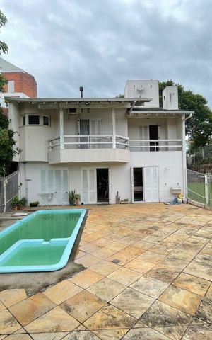 Casa à venda com 227m², 4 quartos e 3 vagas
