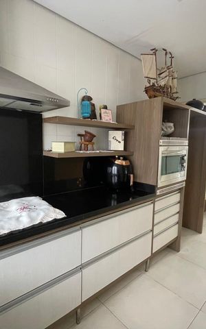 Casa à venda com 227m², 4 quartos e 3 vagas