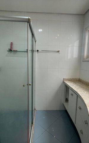 Casa à venda com 227m², 4 quartos e 3 vagas