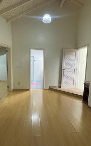 Casa à venda com 227m², 4 quartos e 3 vagas