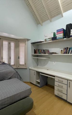 Casa à venda com 227m², 4 quartos e 3 vagas