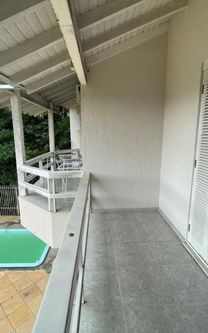 Casa à venda com 227m², 4 quartos e 3 vagas