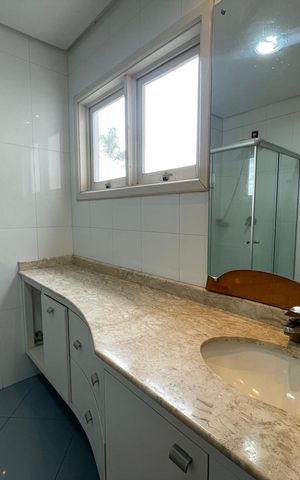 Casa à venda com 227m², 4 quartos e 3 vagas