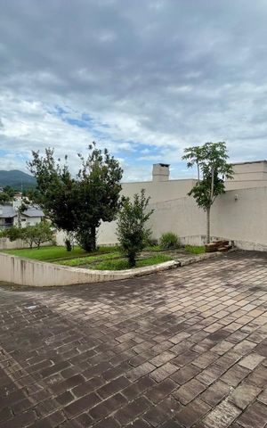 Casa à venda com 227m², 4 quartos e 3 vagas