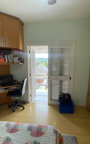 Casa à venda com 227m², 4 quartos e 3 vagas