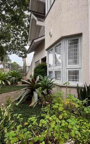 Casa à venda com 227m², 4 quartos e 3 vagas