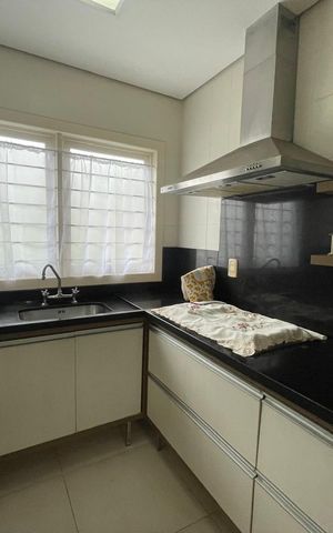 Casa à venda com 227m², 4 quartos e 3 vagas