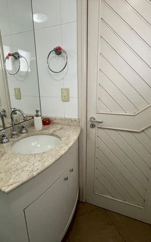 Casa à venda com 227m², 4 quartos e 3 vagas