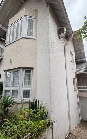 Casa à venda com 227m², 4 quartos e 3 vagas