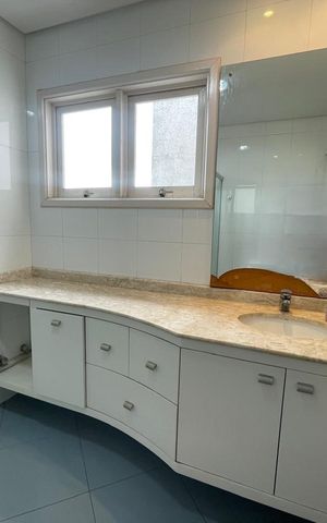 Casa à venda com 227m², 4 quartos e 3 vagas
