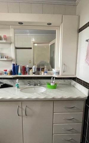 Casa à venda com 227m², 4 quartos e 3 vagas