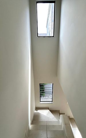 Apartamento para alugar com 60m², 2 quartos e 1 vaga Apartamento para alugar com 60m², 2 quartos e 1 vagaEscada