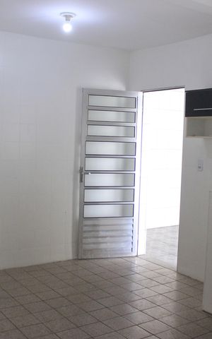 Casa à venda com 190m², 3 quartos e 2 vagasCozinha 