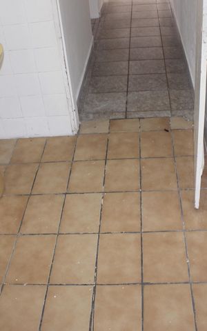 Casa à venda com 190m², 3 quartos e 2 vagasBanheiro 