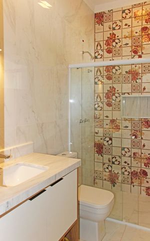 Casa de condomínio para alugar com 466m², 5 quartos e 6 vagasBanheiro 1
