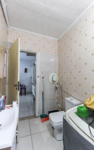 Casa para alugar com 180m², 2 quartos e 2 vagas Casa para alugar com 180m², 2 quartos e 2 vagasBanheiro
