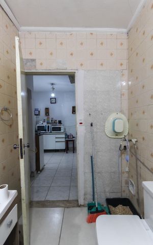 Casa para alugar com 180m², 2 quartos e 2 vagas Casa para alugar com 180m², 2 quartos e 2 vagasBanheiro
