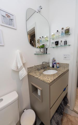 Apartamento à venda com 70m², 2 quartos e 2 vagasBanheiro da suite