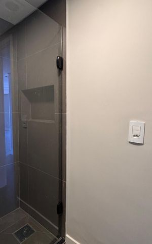 Apartamento à venda com 71m², 2 quartos e 1 vaga Apartamento à venda com 71m², 2 quartos e 1 vagaBanheiro