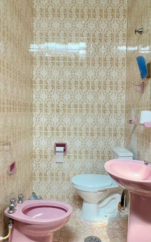 Casa à venda com 93m², 2 quartos e 1 vaga Casa à venda com 93m², 2 quartos e 1 vagaBanheiro