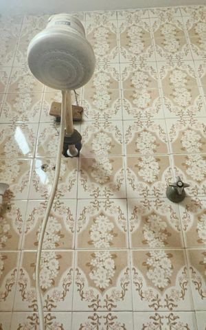 Casa à venda com 93m², 2 quartos e 1 vaga Casa à venda com 93m², 2 quartos e 1 vagaBanheiro