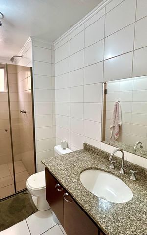 Apartamento à venda com 128m², 4 quartos e 3 vagas Apartamento à venda com 128m², 4 quartos e 3 vagasBanheiro 1