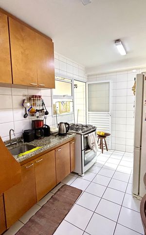 Apartamento à venda com 128m², 4 quartos e 3 vagas Apartamento à venda com 128m², 4 quartos e 3 vagasCozinha