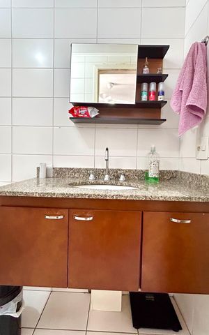 Apartamento à venda com 128m², 4 quartos e 3 vagas Apartamento à venda com 128m², 4 quartos e 3 vagasBanheiro da Suíte 1