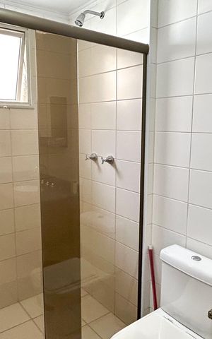 Apartamento à venda com 128m², 4 quartos e 3 vagas Apartamento à venda com 128m², 4 quartos e 3 vagasBanheiro da Suíte 1
