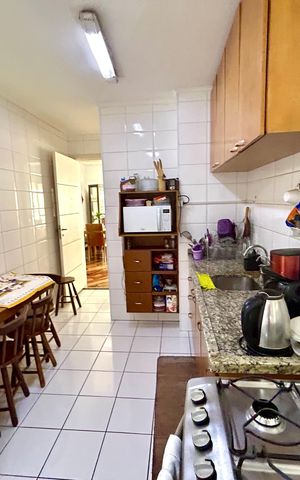 Apartamento à venda com 128m², 4 quartos e 3 vagas Apartamento à venda com 128m², 4 quartos e 3 vagasCozinha