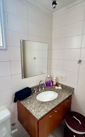 Apartamento à venda com 128m², 4 quartos e 3 vagas Apartamento à venda com 128m², 4 quartos e 3 vagasBanheiro da Suíte 2
