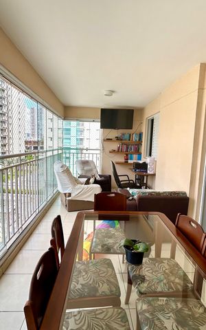 Apartamento à venda com 128m², 4 quartos e 3 vagas Apartamento à venda com 128m², 4 quartos e 3 vagasVaranda da Sala