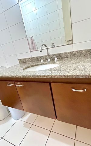Apartamento à venda com 128m², 4 quartos e 3 vagas Apartamento à venda com 128m², 4 quartos e 3 vagasBanheiro 1