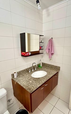 Apartamento à venda com 128m², 4 quartos e 3 vagas Apartamento à venda com 128m², 4 quartos e 3 vagasBanheiro da Suíte 1