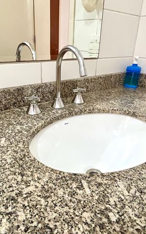 Apartamento à venda com 128m², 4 quartos e 3 vagas Apartamento à venda com 128m², 4 quartos e 3 vagasBanheiro 1