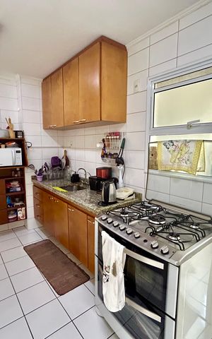 Apartamento à venda com 128m², 4 quartos e 3 vagas Apartamento à venda com 128m², 4 quartos e 3 vagasCozinha