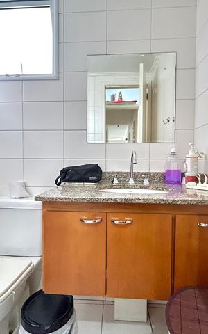 Apartamento à venda com 128m², 4 quartos e 3 vagas Apartamento à venda com 128m², 4 quartos e 3 vagasBanheiro da Suíte 2
