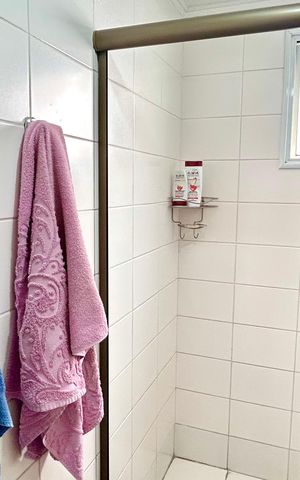 Apartamento à venda com 128m², 4 quartos e 3 vagas Apartamento à venda com 128m², 4 quartos e 3 vagasBanheiro da Suíte 1