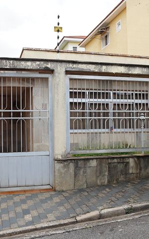 Casa à venda com 147m², 2 quartos e 6 vagasFachada casa