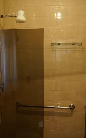 Casa à venda com 147m², 2 quartos e 6 vagasBanheiro da Suíte