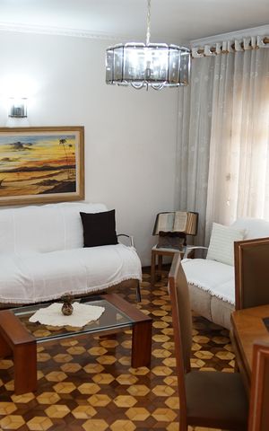 Casa à venda com 147m², 2 quartos e 6 vagasSala