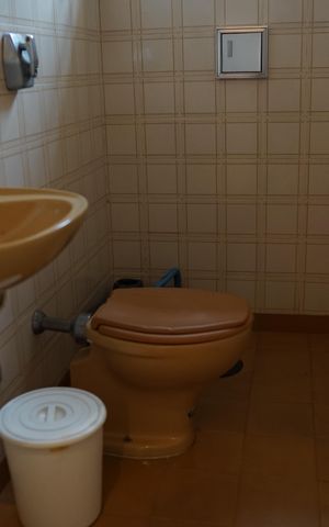 Casa à venda com 147m², 2 quartos e 6 vagasBanheiro