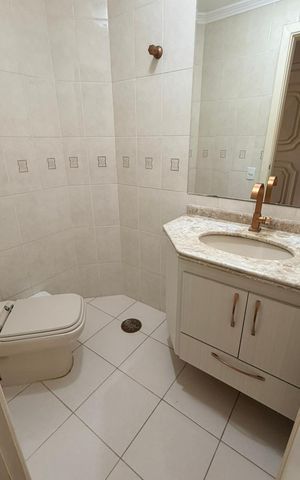 Apartamento à venda com 159m², 4 quartos e 3 vagas Apartamento à venda com 159m², 4 quartos e 3 vagasBanheiro