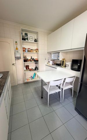 Apartamento à venda com 159m², 4 quartos e 3 vagas Apartamento à venda com 159m², 4 quartos e 3 vagasCozinha