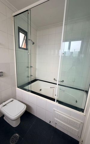 Apartamento à venda com 159m², 4 quartos e 3 vagas Apartamento à venda com 159m², 4 quartos e 3 vagasBanheiro