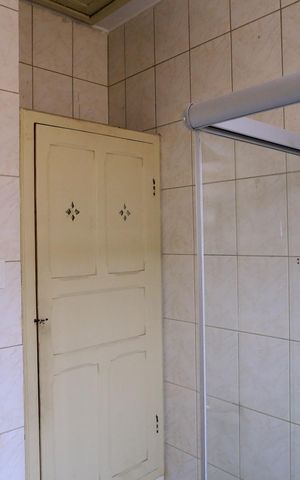 Casa à venda com 420m², 3 quartos e 2 vagas Casa à venda com 420m², 3 quartos e 2 vagasBanheiro