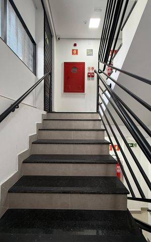 Studio para alugar com 35m², 1 quarto e sem vaga Studio para alugar com 35m², 1 quarto e sem vagaÁrea Comum - Escada