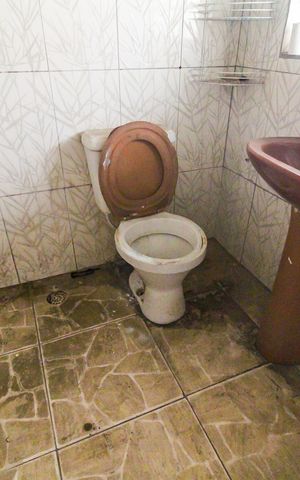 Casa para alugar com 60m², 2 quartos e 1 vaga Casa para alugar com 60m², 2 quartos e 1 vagaBanheiro